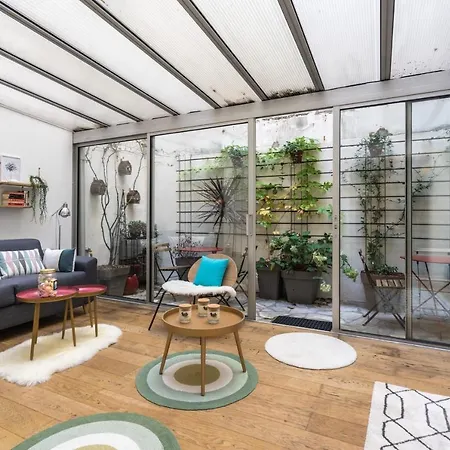 Chic Avec Patio - 2br 6p - Le Marais Parigi
