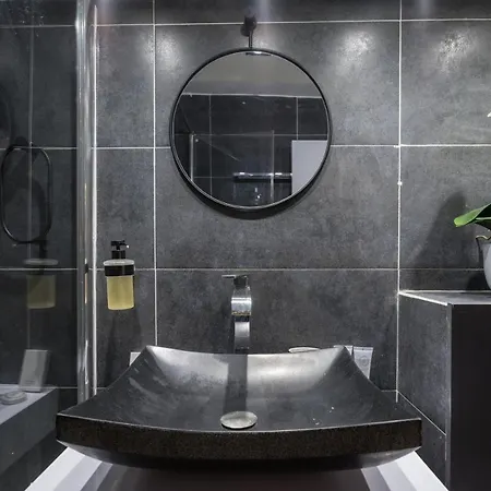 Appartamento Chic Avec Patio - 2br 6p - Le Marais *