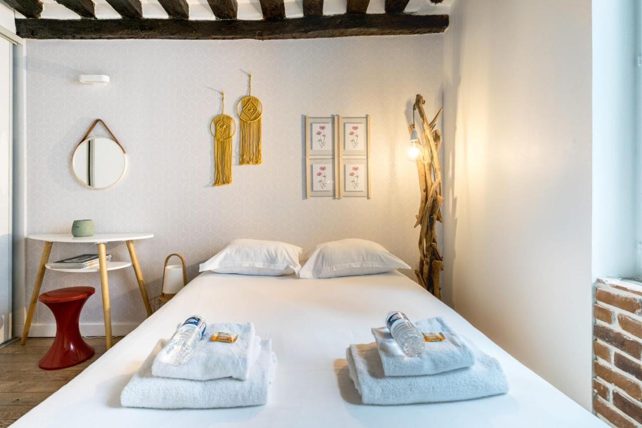 Chic Avec Patio - 2br 6p - Le Marais Parigi