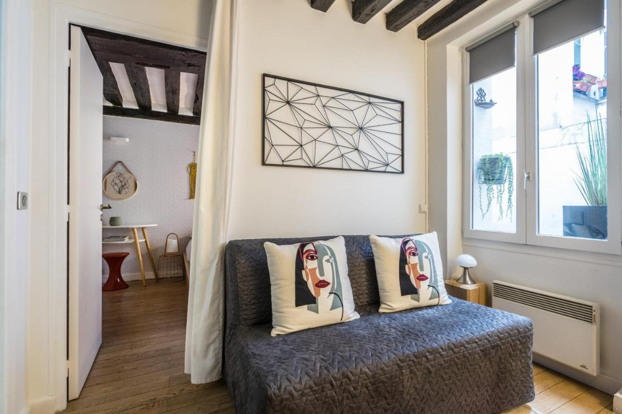 Chic Avec Patio - 2br 6p - Le Marais Parigi